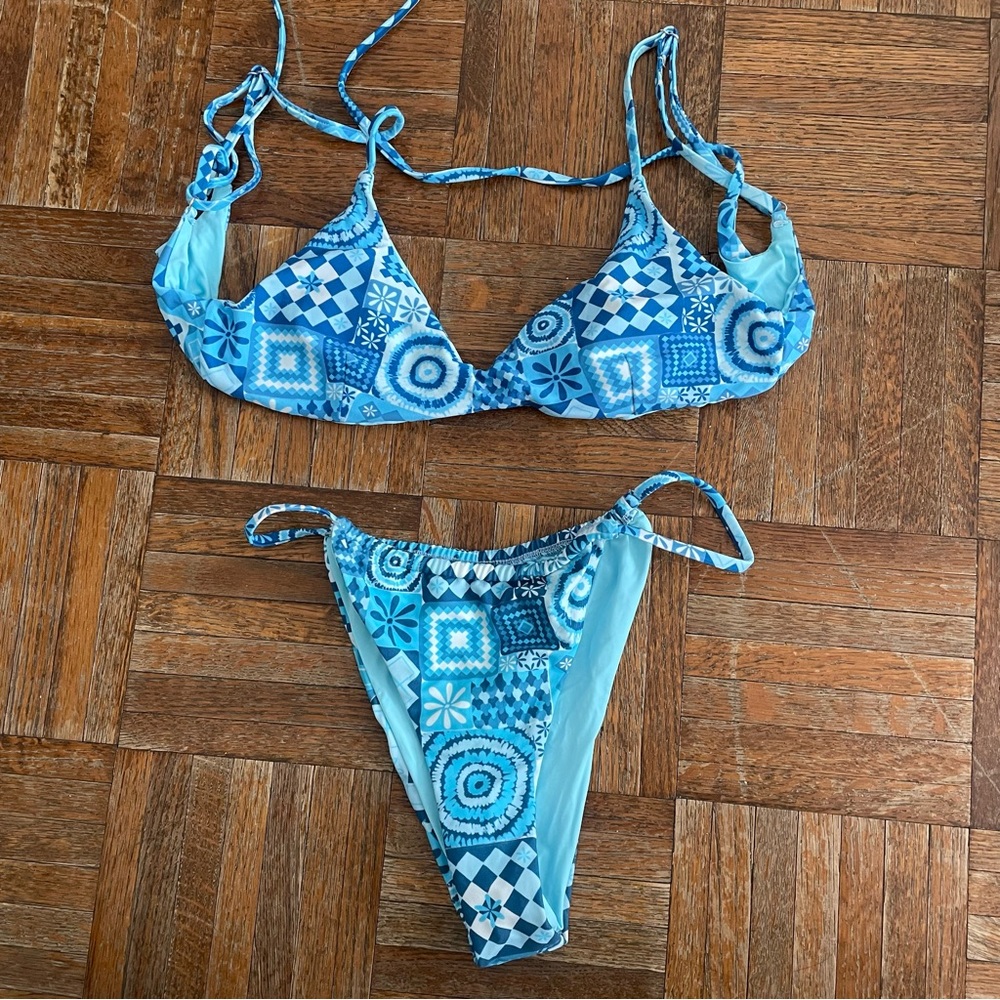 Blackbough swim bikini set in Santorini print